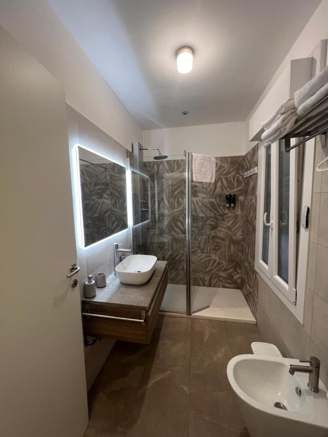 Fiori 3 Apartment Милано Екстериор снимка